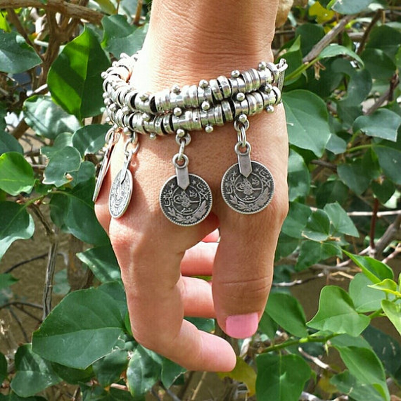 Vintage Coin Tassle Charm Brac - Men Accessories India recension och pris