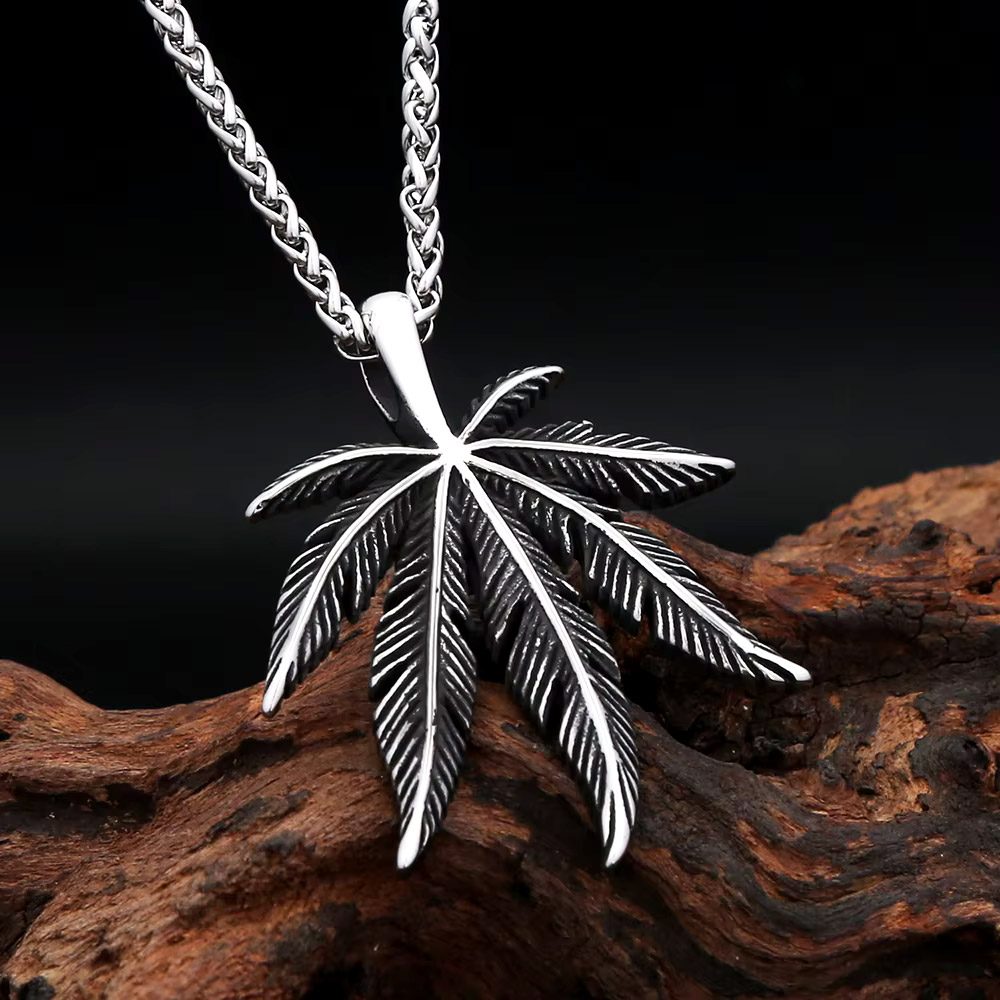 Vintage Dark Hemp Leaf Pendant - Men'S Vacation Accessories recension och pris