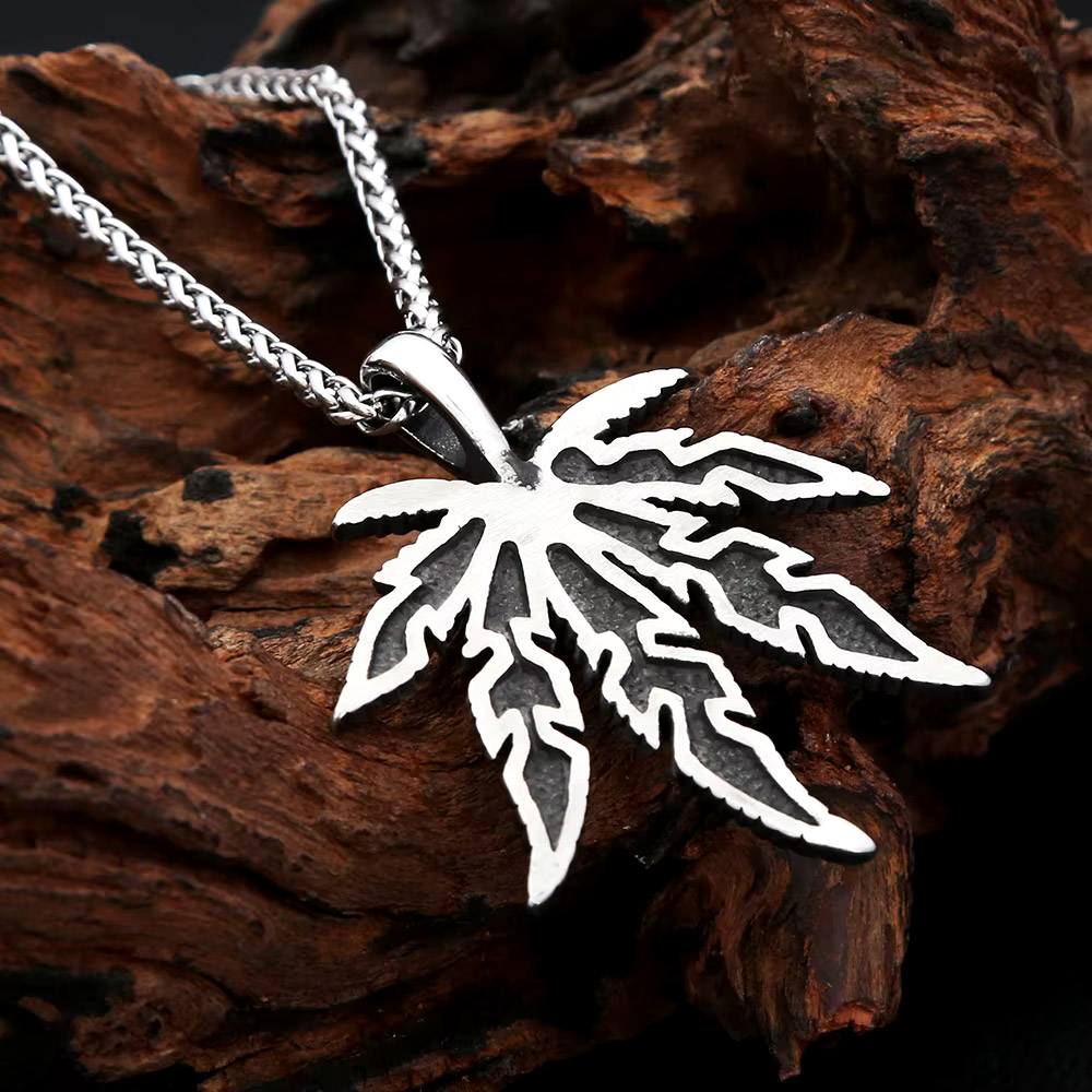 Vintage Dark Hemp Leaf Pendant - Men'S Vacation Accessories recension och pris